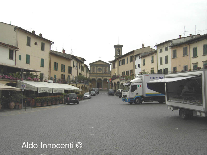PIAZZA MATTEOTTI A GREVE IN CHIANTI: 2' IMMAGINE